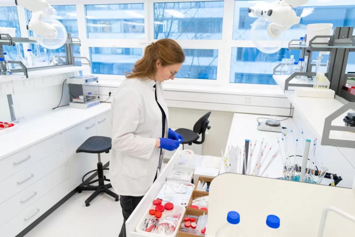 b_RTU_bbce_eka_izveidota_musdieniga_vide_petniecibai_studijam_un_produktu_parnesei_no_laboratorijas_uz_tirgu._foto_vitalijs_vinogradovs_rtu.jpeg b_RTU_bbce_eka_izveidota_musdieniga_vide_petniecibai_studijam_un_produktu_parnesei_no_laboratorijas_uz_tirgu._foto_vitalijs_vinogradovs_rtu.jpeg