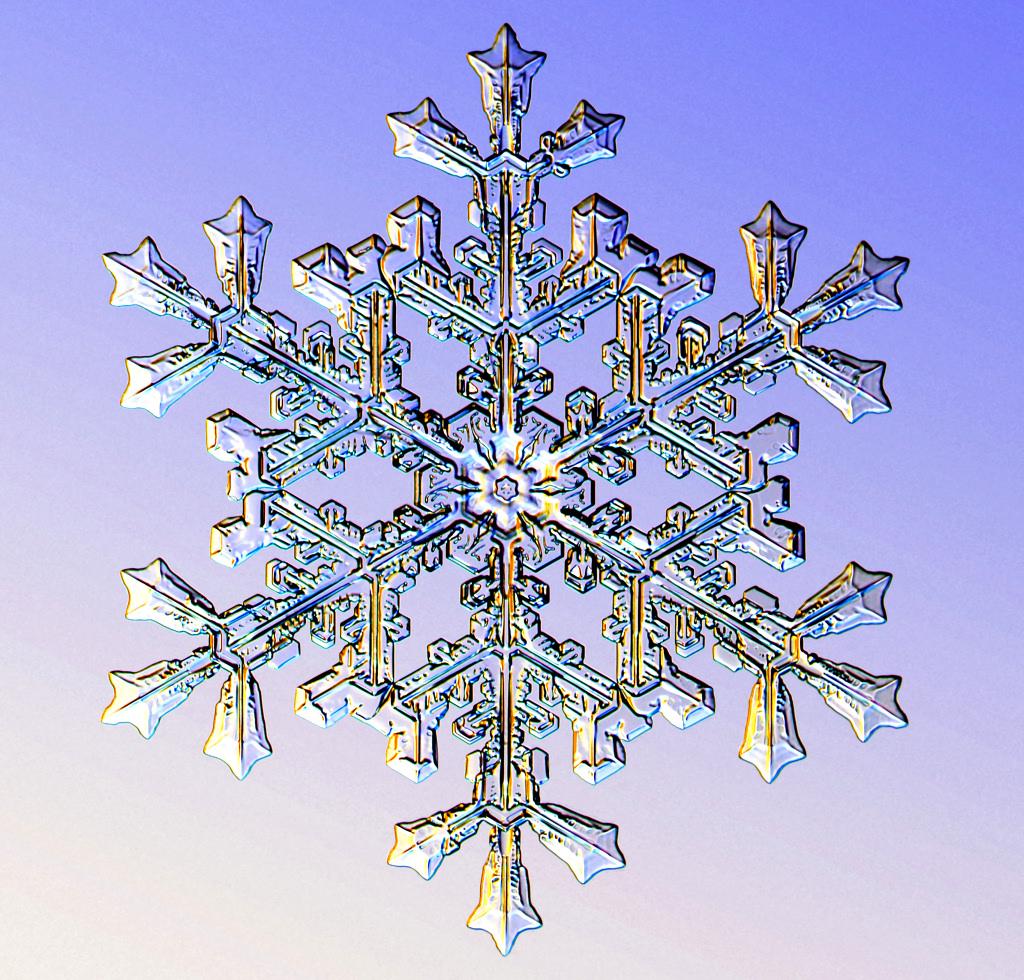 i0118a097c1a2.jpg Simetrisks ledus kristāls. Avots: snowcrystals.com